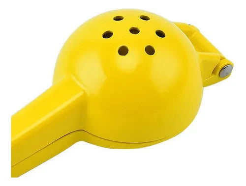 Exprimidor de limón manual.