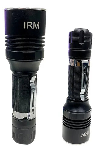 Linterna led táctica recargable.